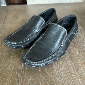 Men’s Kenneth Cole New York slip on loafers!  Gently used great condition.  9.5